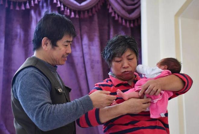 问医生大白的解释让孕妈脸红23岁孕妇被定义高龄产妇质